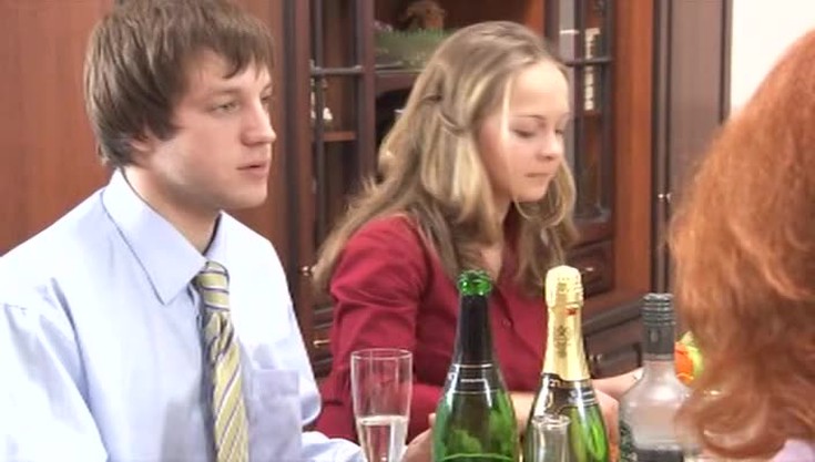 Смотреть "Срочно в номер! Фильм 3. Гнев богини. 1 серия" онлайн. Сериал ...