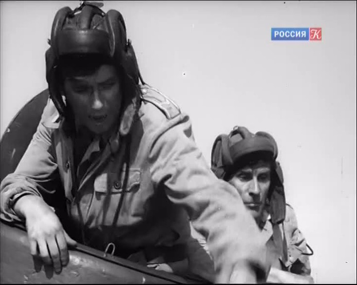 Смотреть "Четыре танкиста и собака. 17 серия. Клин" онлайн