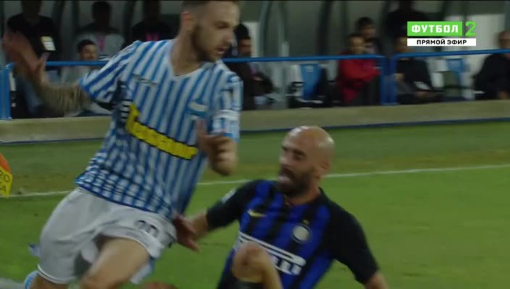 Смотреть "Футбол. Чемпионат Италии 2018/2019. СПАЛ - Интер. 1 тайм ...