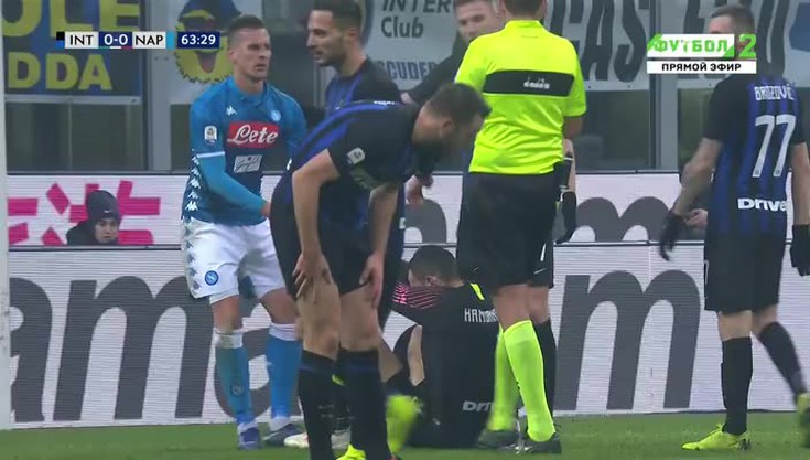 Смотреть "Футбол. Чемпионат Италии 2018/2019. Интер - Наполи. 2 тайм ...