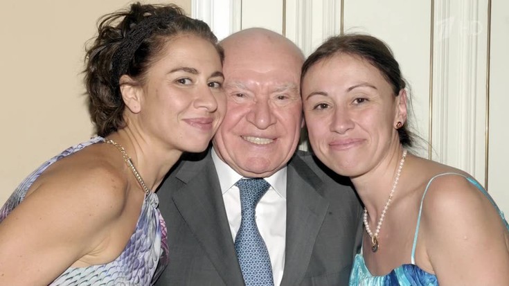 Смотреть "Подкаст.Лаб. Легкие деньги. Платная и бесплатная медицина ...