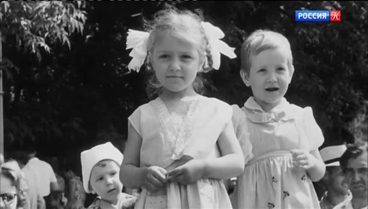 Смотреть \"Кино о кино. \"Королевство кривых зеркал\". Королю все прилично ...