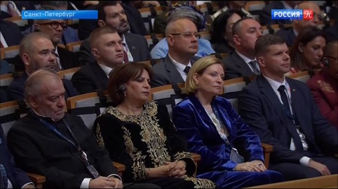 Смотреть