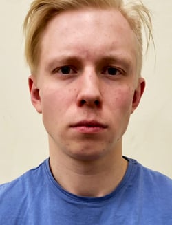 Сухомлинов Денис