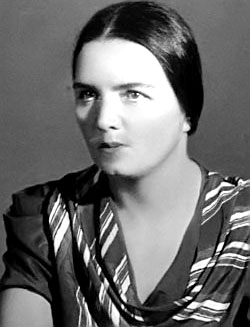 Русинова Нина