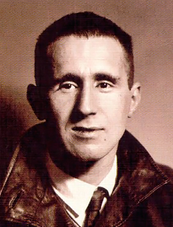 Брехт Бертольт