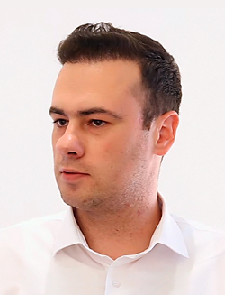 Яли Максим